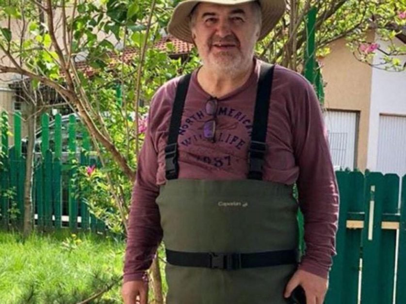 Florin Călinescu a ales să se retragă la țară. Are 83 de găini și patru câini…Dar iata cu ce masina defileaza pe ulitele din sat