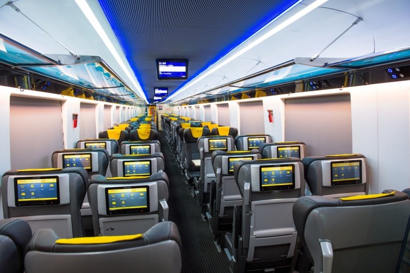 Pentru ei sunt bune, pentru noi nu! Aşa arată vagoanele de tren făcute de români pentru Cehia si Brazilia.