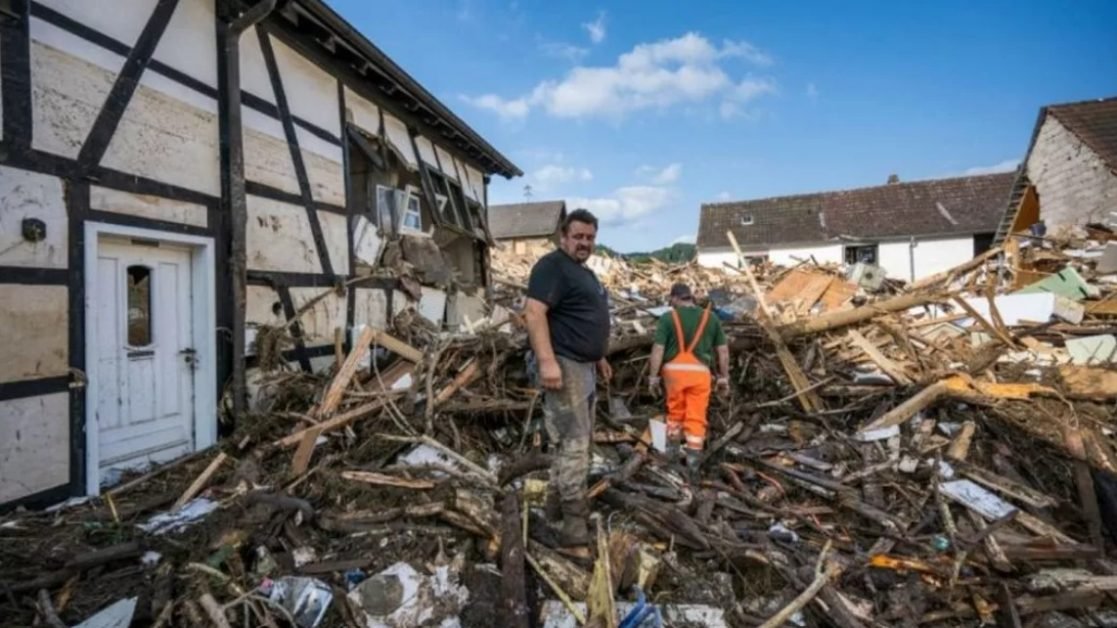 Ne-au făcut de toată bafta! Mai mulţi români s-au apucat să fure în zona dezastrului provocat de inundaţiile din Germania
