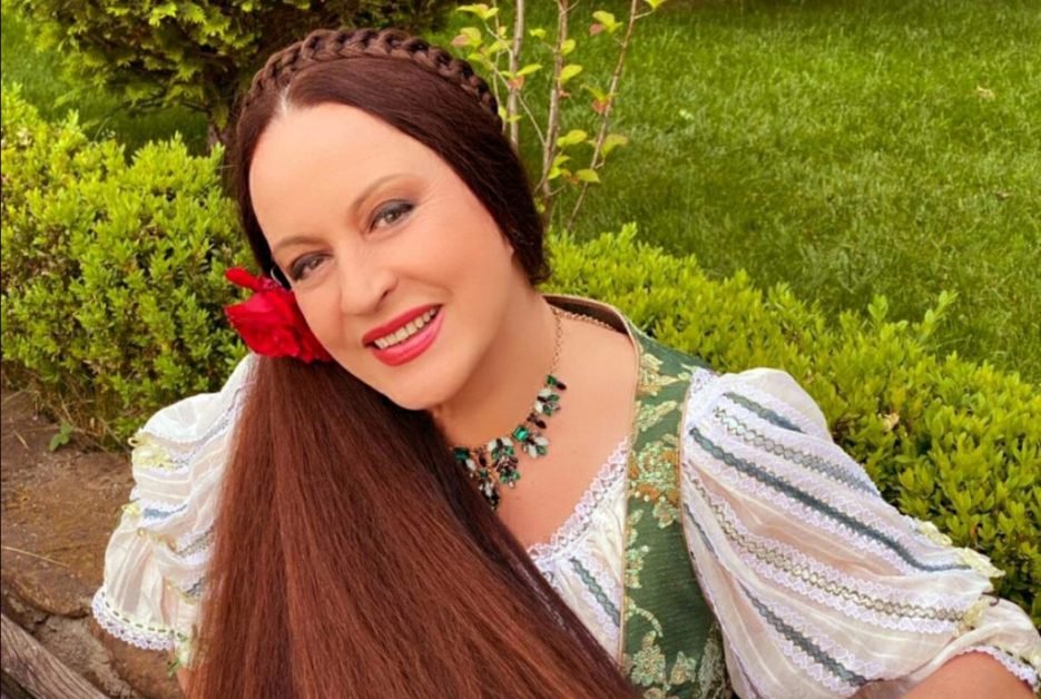Maria Dragomiroiu, revoltată pe statul român! Ce pensie de nimic a ajuns să primească acum, la bătrânețe: „Am ieșit la pensie. Cum să trăiesc cu banii ăștia? După 40 de ani de muncă am primit…”