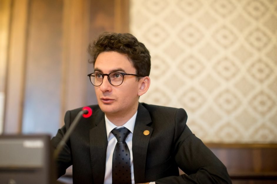Iulian Bulai, miştouri la adresa lui Cîţu şi a lui Gheorghiţă. „Ne-o ia înainte Africa”