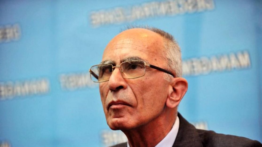 Un fost președinte al al Societății Române de Epidemiologie spune că miroase a dictatură: În România, la ora actuală, am scos practic vaccinarea din sfera medicală