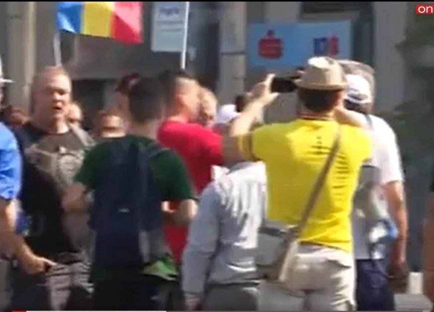 ULTIMA ORĂ! Se cere DEMISIA Guvernului! Proteste în Capitală din pricina restricţiilor. Vezi aici VIDEO de la fața locului!