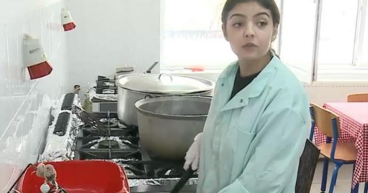 Cinci eleve din Iaşi au avut o idee genială. Rețeta veche de aproape două veacuri a unei personalități istorice le-a adus premiul internaţional iar produsul lor se vinde acum şi în străinătate