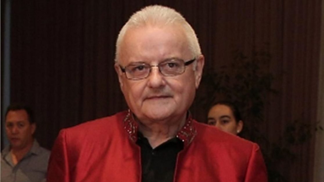 După Monica Anghel, şi Irinel Columbeanu a anunţat că s-a infectat. Prieten de-ai lui Irinel: „Nu poate vorbi, mi-a scris într-un mesaj că este internat”