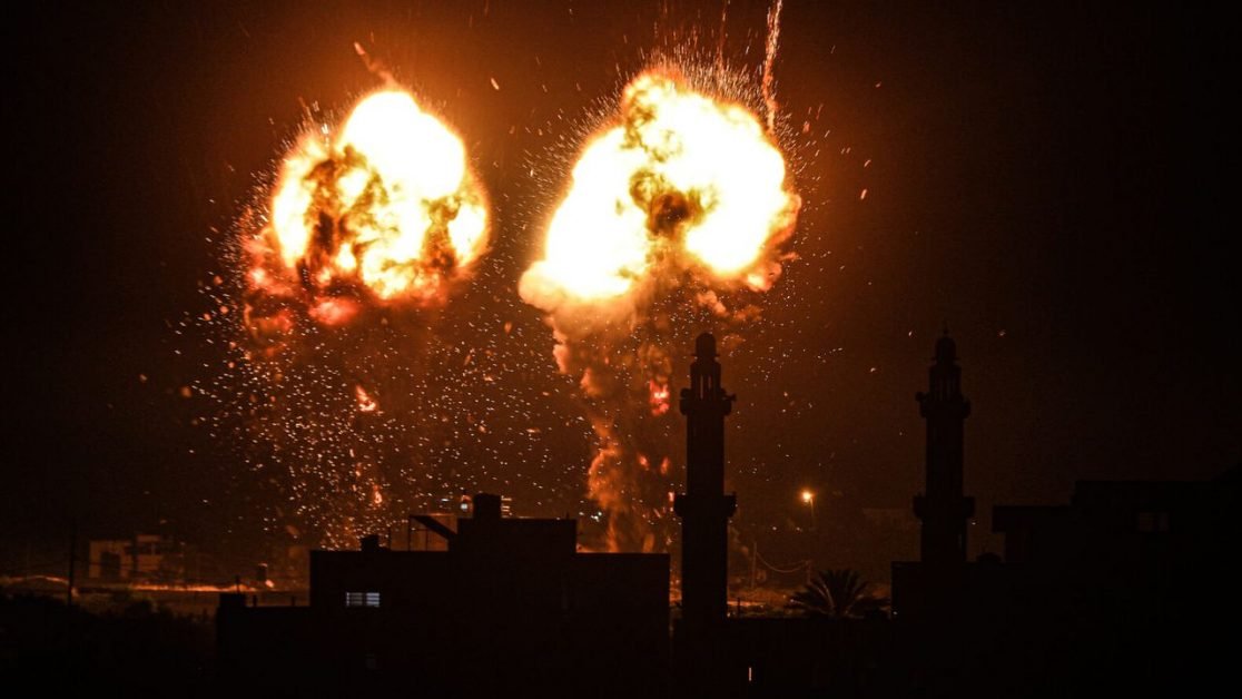 A început RĂZBOIUL Bombardamente intense la aceasta ora.