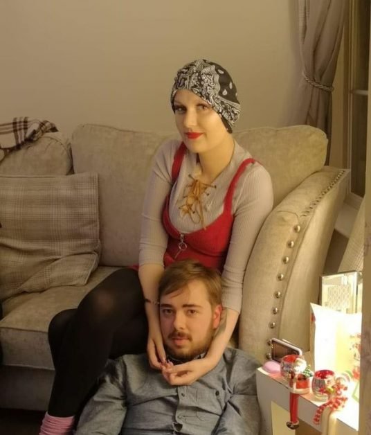 A scăpat de cancer in stadiul 4, deși doctorii îi mai dădeau câteva zile: „Îmi cer scuze că nu am murit” Cum a reusit sa se vindece