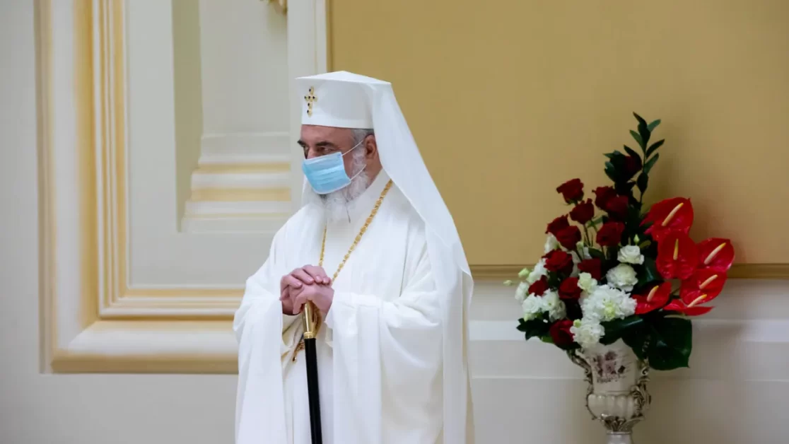 Anunţ de ultimă oră al Patriarhiei. Certificatul verde, obligatoriu şi în Biserică dacă legea ajunge în Monitorul Oficial