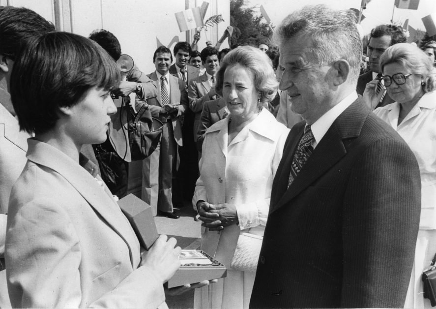 Ce le făcea Nicolae Ceaușescu tinerilor care stăteau în bar, în loc să fie la muncă.