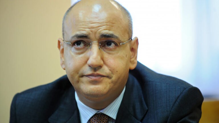 Medic: „Dacă vaccinul este sigur, de ce firmele producătoare nu-și asumă plata eventualelor despăgubiri?