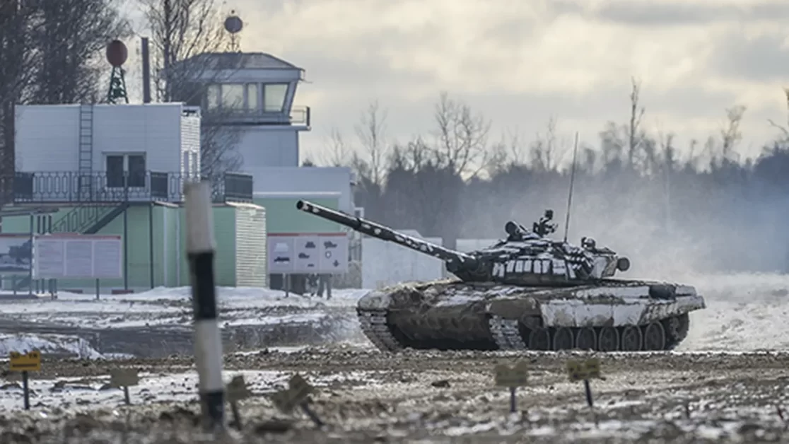 Rusia măreşte numărul de militari la graniţa cu Ucraina şi evocă ameninţarea unui război nuclear. „Criza rachetelor din Cuba se poate repeta acum”