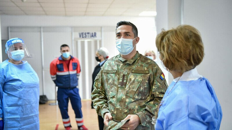 De ce carantina durează acum doar 5 zile, indiferent dacă o persoană este sau nu vaccinată
