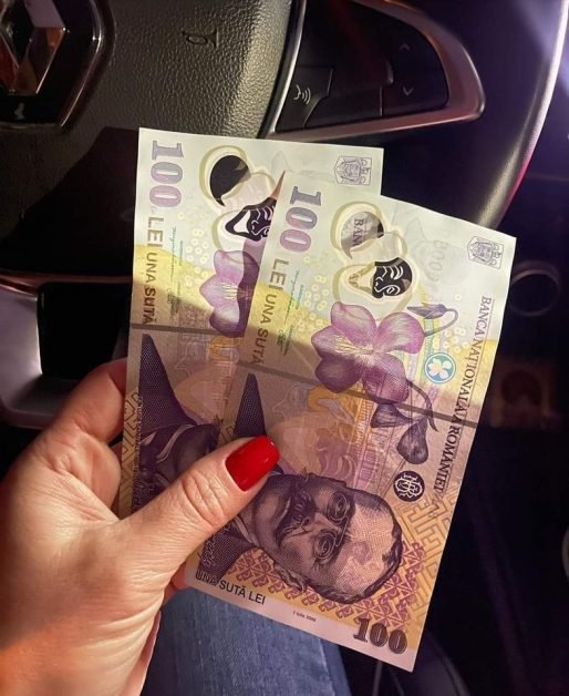 O ucraineancă a fost oprită de un român la o benzinărie din Moieciu! Când a văzut-o, bărbatul și-a scos imediat portofelul. Ce a urmat a făcut-o pe femeie să plângă: „El nu știe că încă 4 copii mă așteptau acasă”