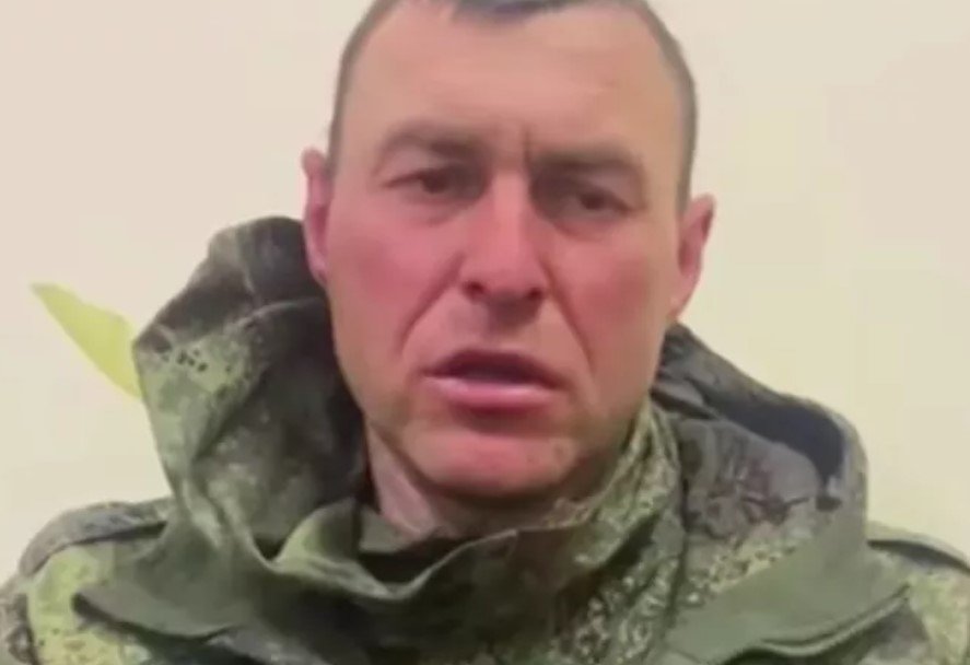 VIDEO “Ne-au dat injectii ca un drog ca să nu simţim durere”. Mărturiile unui militar rus care s-a predat ucrainenilor după ce a văzut că trebuie să lupte cu civili