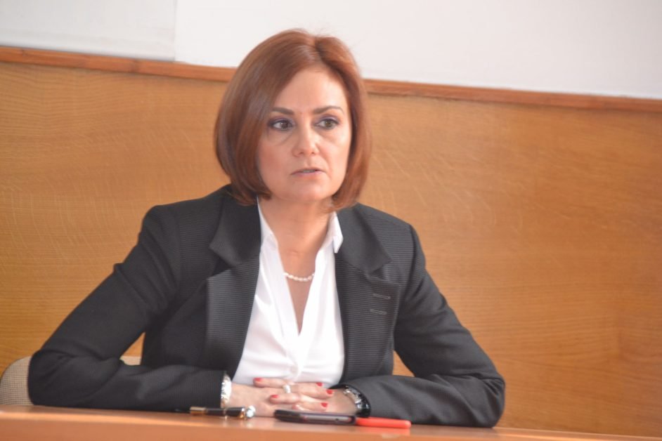 Marea dramă a omenirii nu este nici covidul și nici ciuma. Nu este nici HIV și nici măcar un război. Este ca ne lăsăm influențați de indivizi fundamental idioți, dar care știu să mintă și să fie vocali
