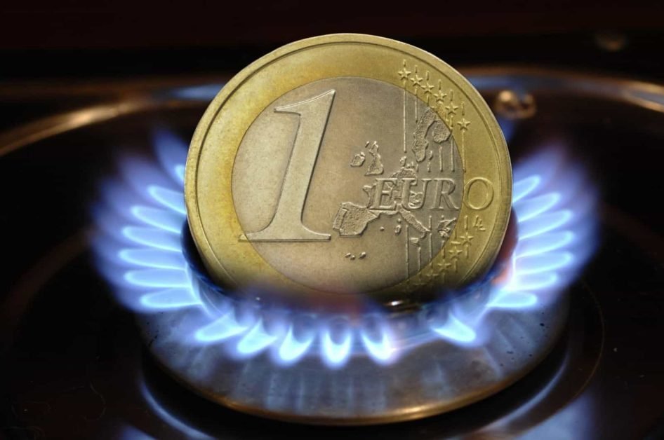 Europa fie se trezește, fie se destramă mai repede decât URSS. Fără producție China ne îngroapă