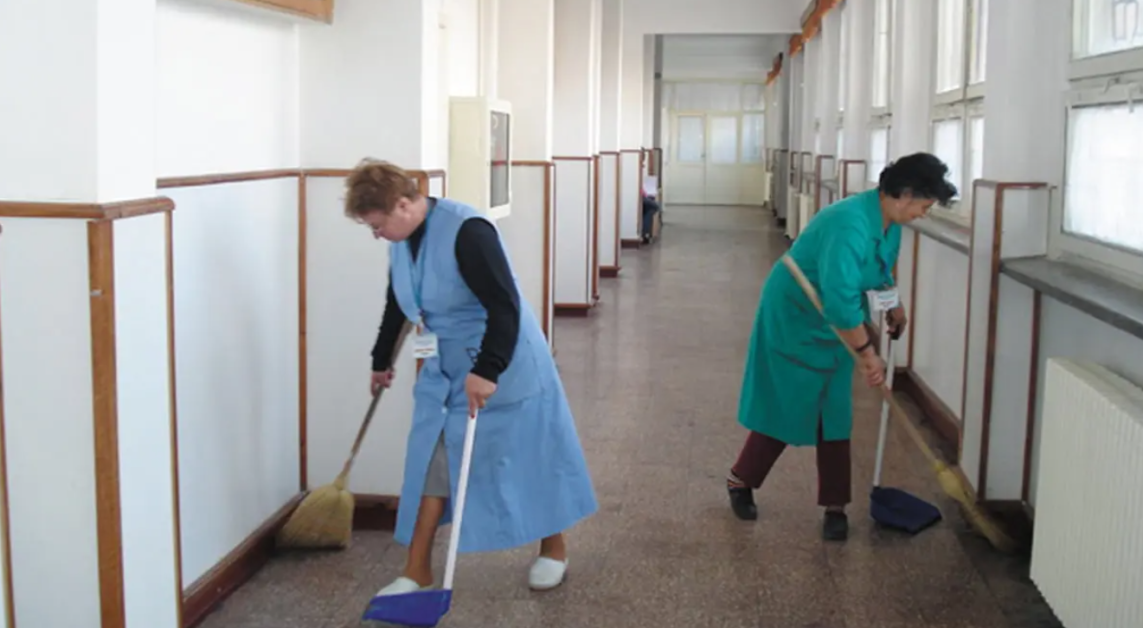 Supraimpozitarea muncii part-time: Politicienii nu consideră că economia României stă în femeile de serviciu care vor fi concediate.