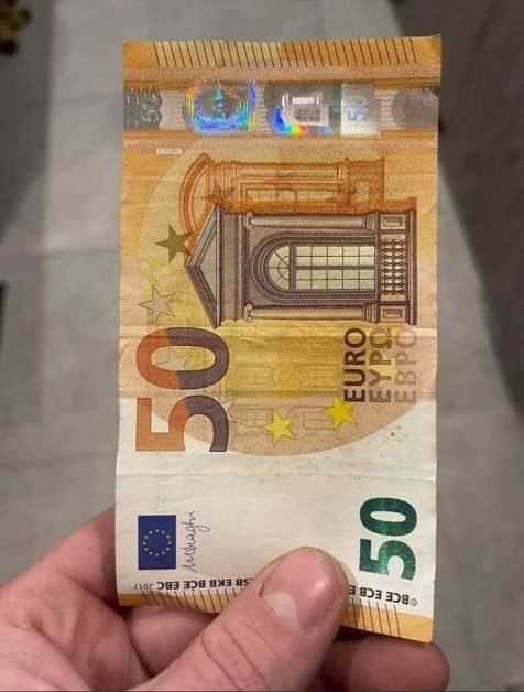 De ce vor bancile sa se treaca la banii digitali? De ce se faciliteaza tot mai mult platile digitale? De ce să plătești cu numerar peste tot în loc de card bancar?