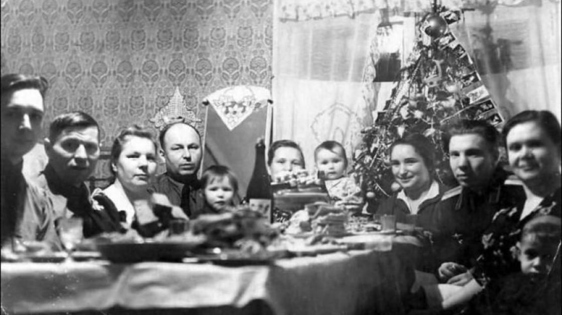Ce mâncau românii de Crăciun în 1937! Mesele de Crăciun se întindeau până seara târziu, iar ultima cafea servită se numea „sictir caffe”