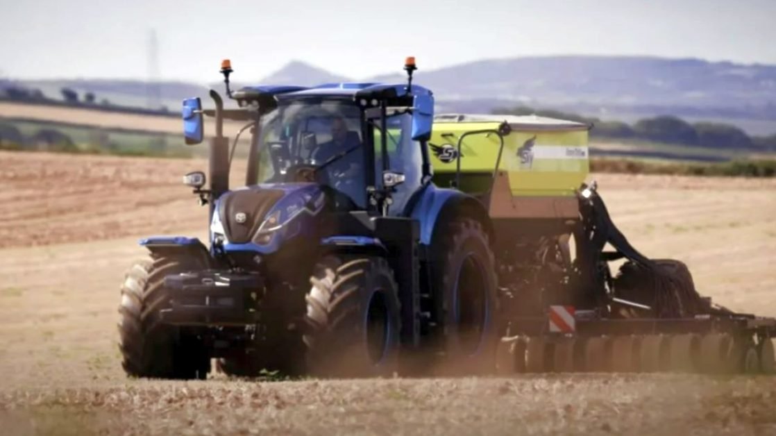 Primul tractor din lume care se alimentează cu gunoi de grajd