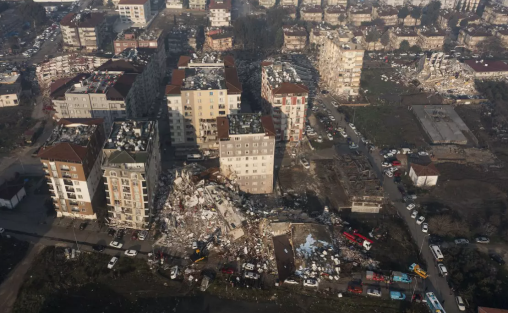 Turcia și Siria, lovite de două cutremure de peste 7,5 și 145 de replici. Peste 5000 de morți. Turcii, loviți și de ger și vreme rea