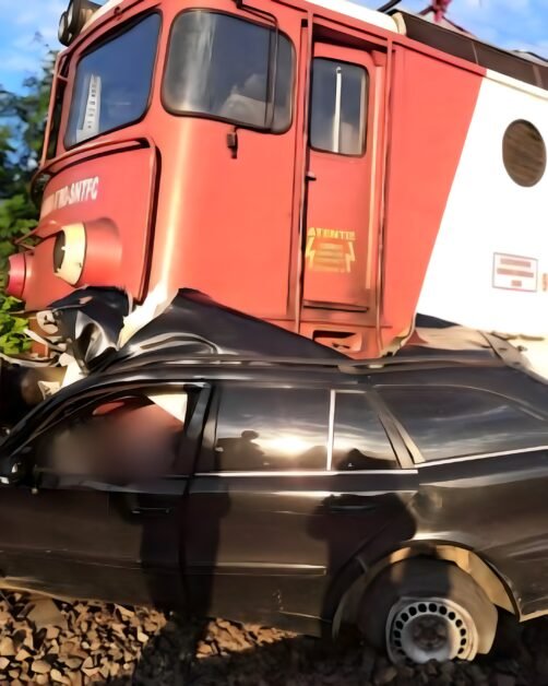 Alex, un tânăr de 19 ani, a murit lovit de tren în Liteni