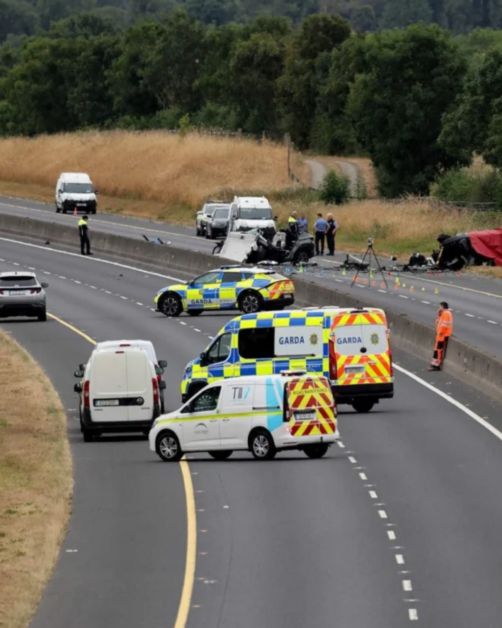 Cinci adolescenți morți în Irlanda. Mașină furată, condusă pe contrasens