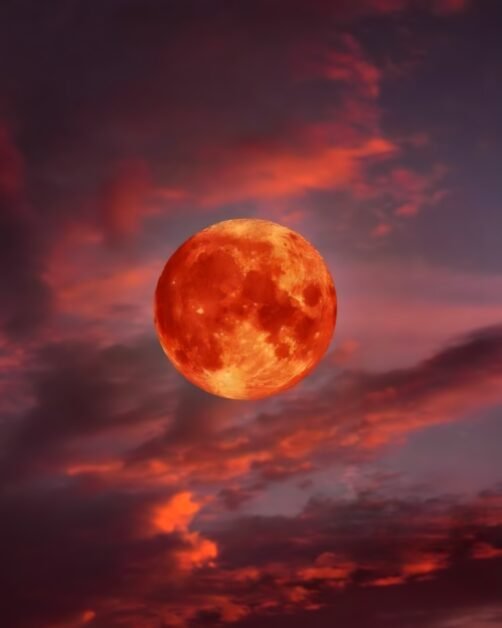 Eclipsa de Lună Plină din 28 august. Zodiile care închid un capitol