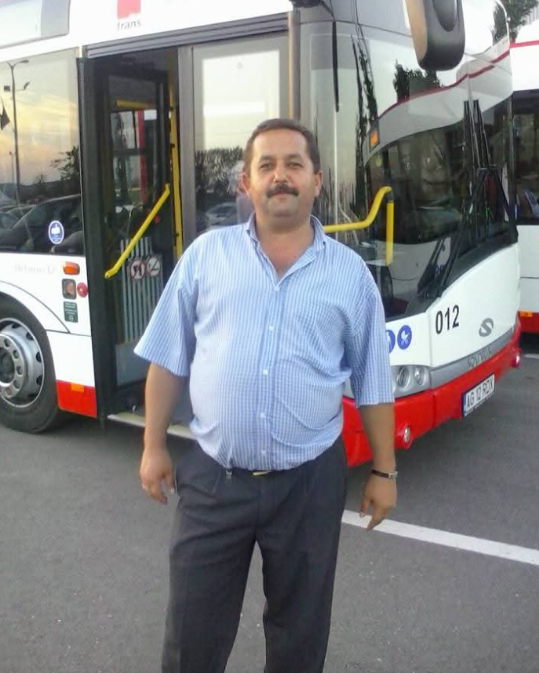 Constantin, șofer de autobuz, mort la volan în Pitești. Pasagerii au intervenit