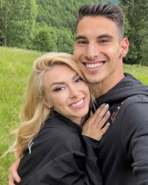 Andreea Bălan, vara cu două fete și un tenisman. Lista cu cereri