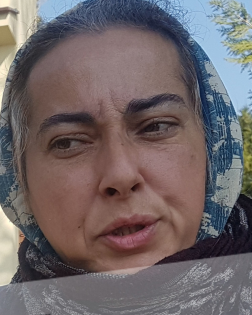 Mama biologică a Măriucăi, adoptata Luminiței Anghel, cerșește la Unirii