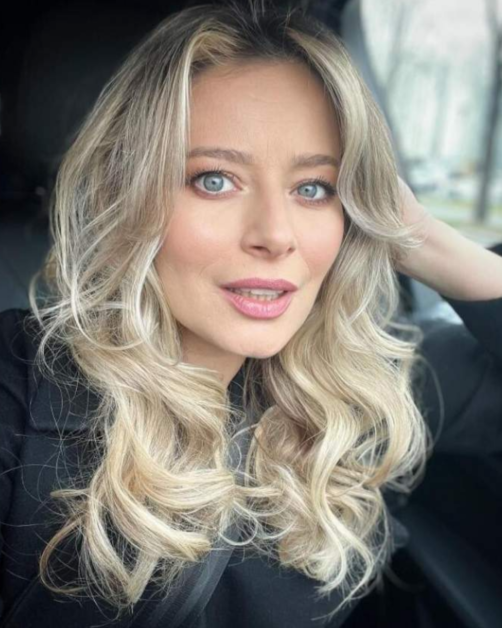Laura Cosoi a născut pentru a cincea oară. Fetița se numește Nina