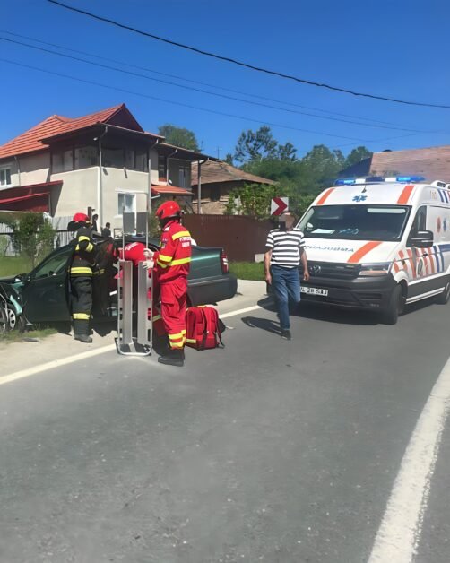 Coliziune frontală pe DN64, în Vlădești. O femeie a murit