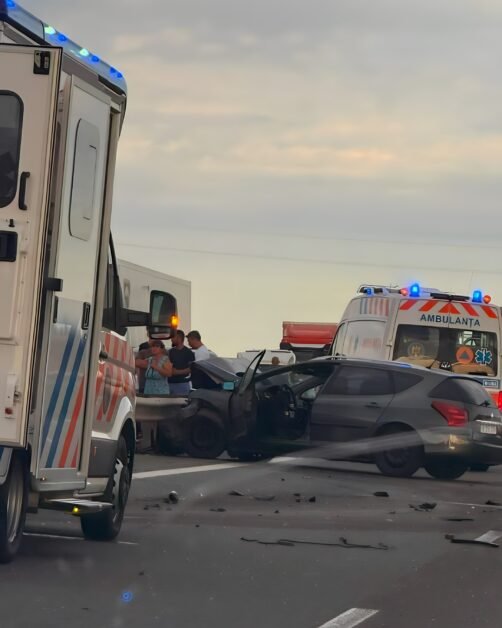 Două accidente la km 95 pe A1, duminică dimineață. Patru răniți