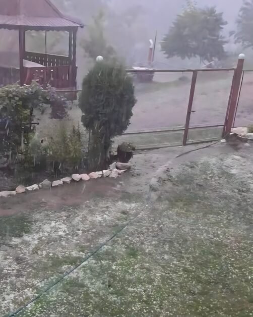 Furtuni cu grindină și pagube în România. Acoperișuri smulse în Lugoj