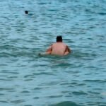 Cuplu de îndrăgostiți, în centrul atenției la Mamaia. Ce au făcut în mare