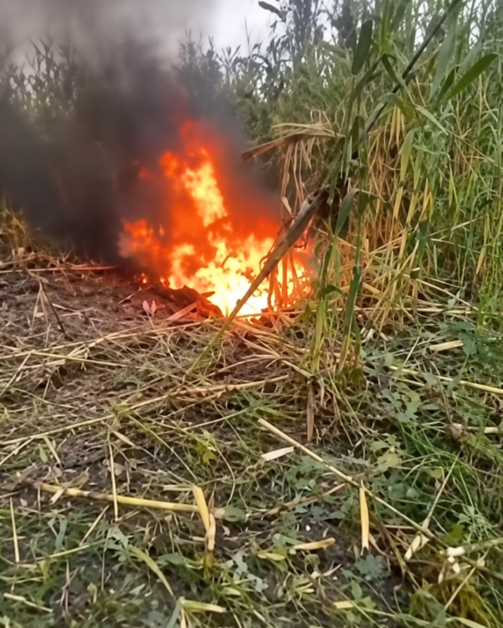 Dronă prăbușită lângă case în Suceava. O femeie rănită, o casă avariată