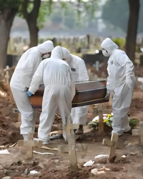 150 de morți COVID, deshumați în Grecia. Sacii sigilați au oprit descompunerea