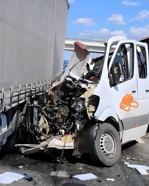 Accident mortal pe DEx12 Craiova-Pitești. Trei morți după coliziune
