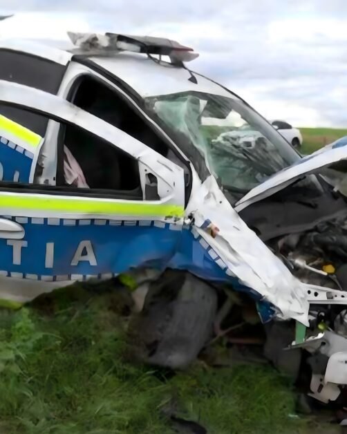 Accident pe centura Rădăuți: șoferul a fugit după ce a lovit o mașină de poliție