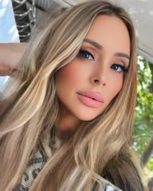 Andreia Gaspar a murit după șase operații estetice în 10 ore