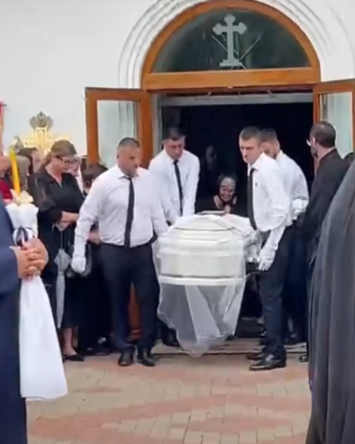 Mihai Alexandru Mitoșeriu, înmormântat la 37 de ani. Sute de oameni la slujbă