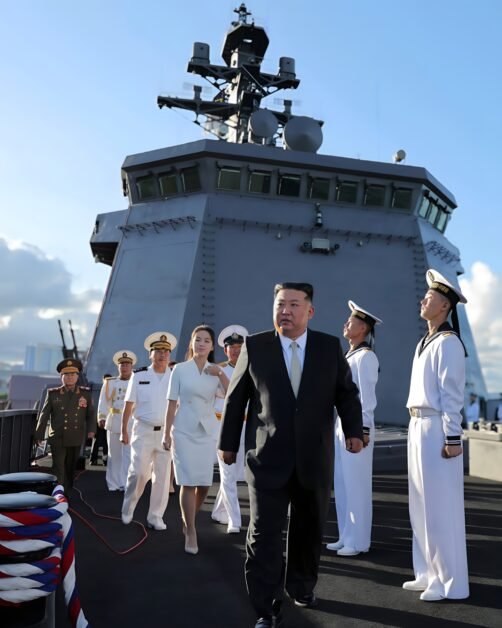 Coreea de Nord lansează distrugătorul Kang Kon. Amenințare nucleară directă