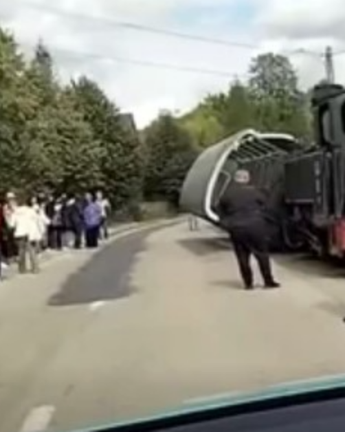Vagon al Mocănității Huțulca s-a răsturnat în Moldovița. Ce s-a întâmplat cu pasagerii
